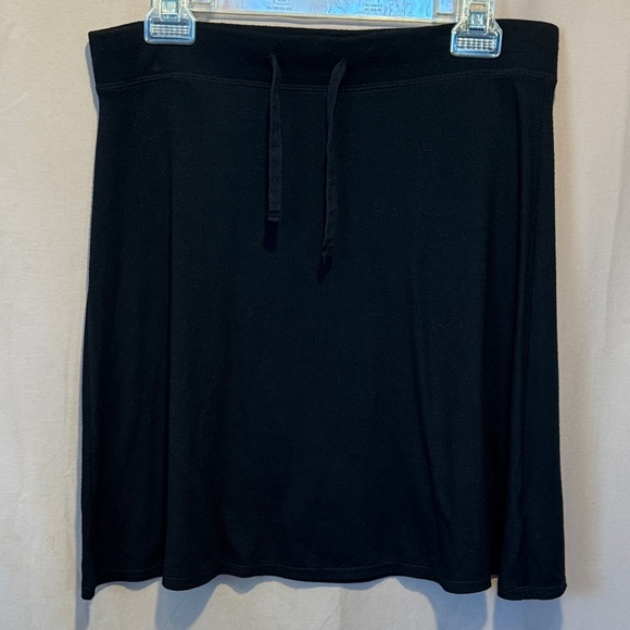 Old Navy Black Skirt - Picture 1 of 7
